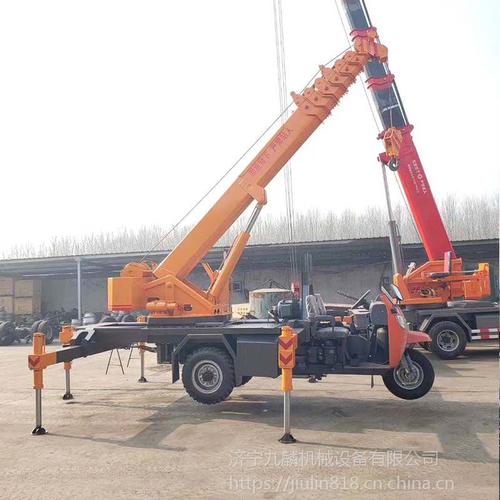 九麟5吨三轮车吊车 建筑吊混凝土专用起重机的全面解析